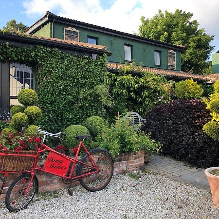 Danny Minnies Country HouseAnnagry エクステリア 写真